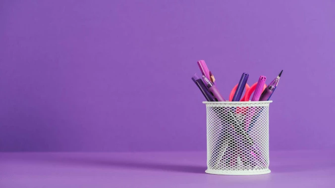 Jämförelse mellan graverade och tryckta pennor - vad ska du välja för ditt företag?